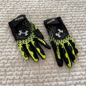 Under Armour Athletic Gloves